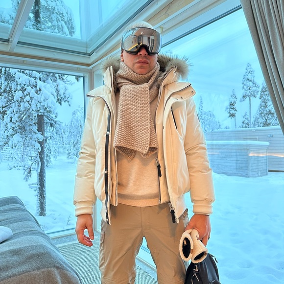 Meet your Posher, Nico - Picture 4 of 7